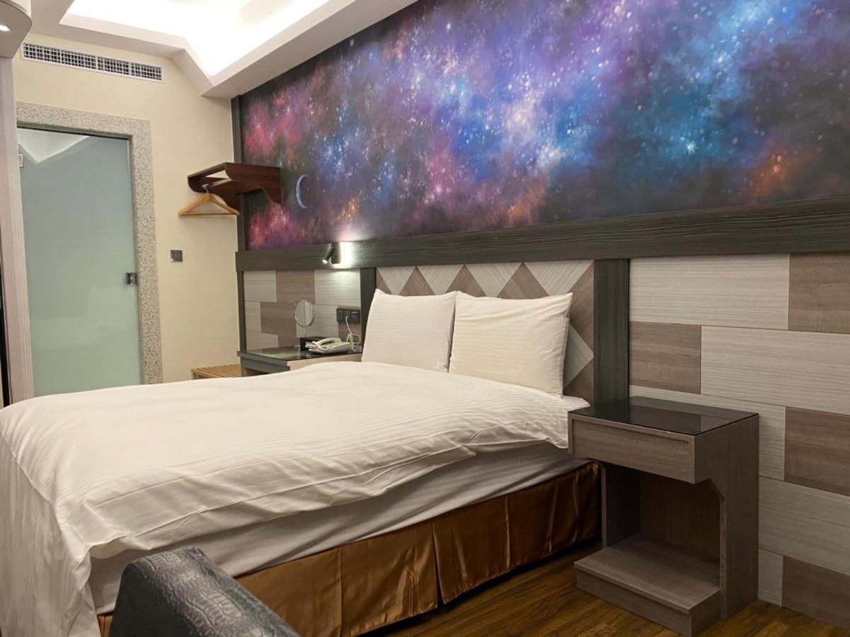 Weifeng Boutique Business Hotel - Zhanqian Branch Pingtung Extérieur photo