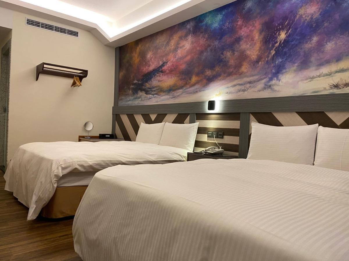 Weifeng Boutique Business Hotel - Zhanqian Branch Pingtung Extérieur photo