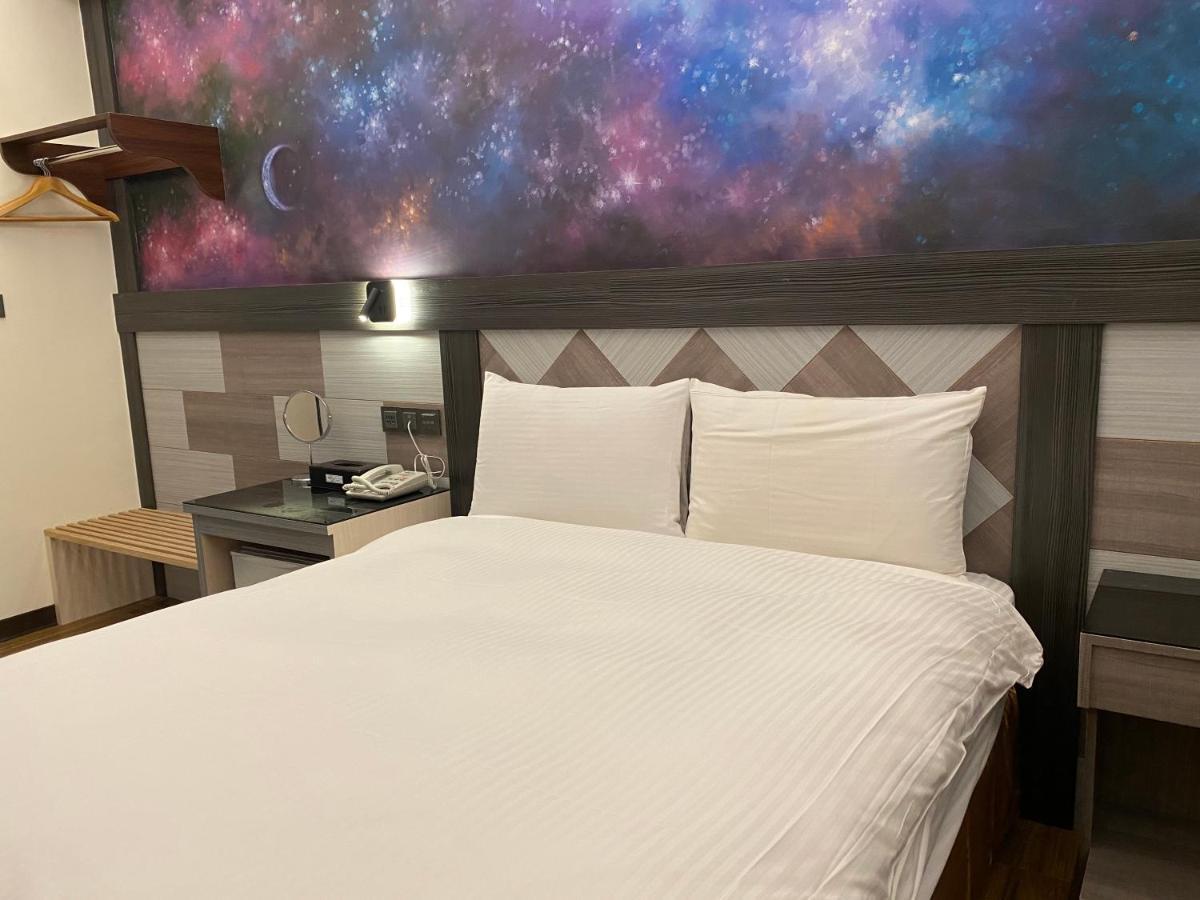 Weifeng Boutique Business Hotel - Zhanqian Branch Pingtung Extérieur photo