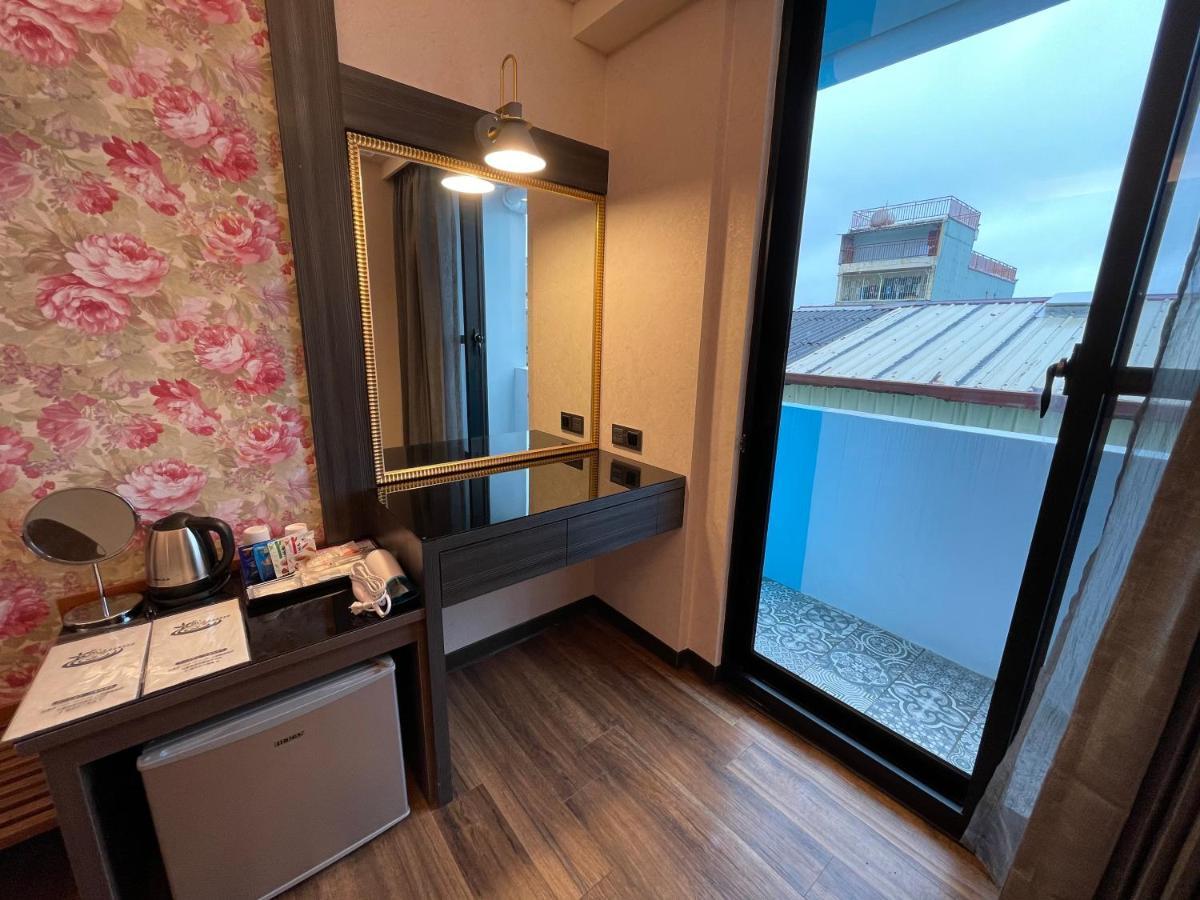 Weifeng Boutique Business Hotel - Zhanqian Branch Pingtung Extérieur photo