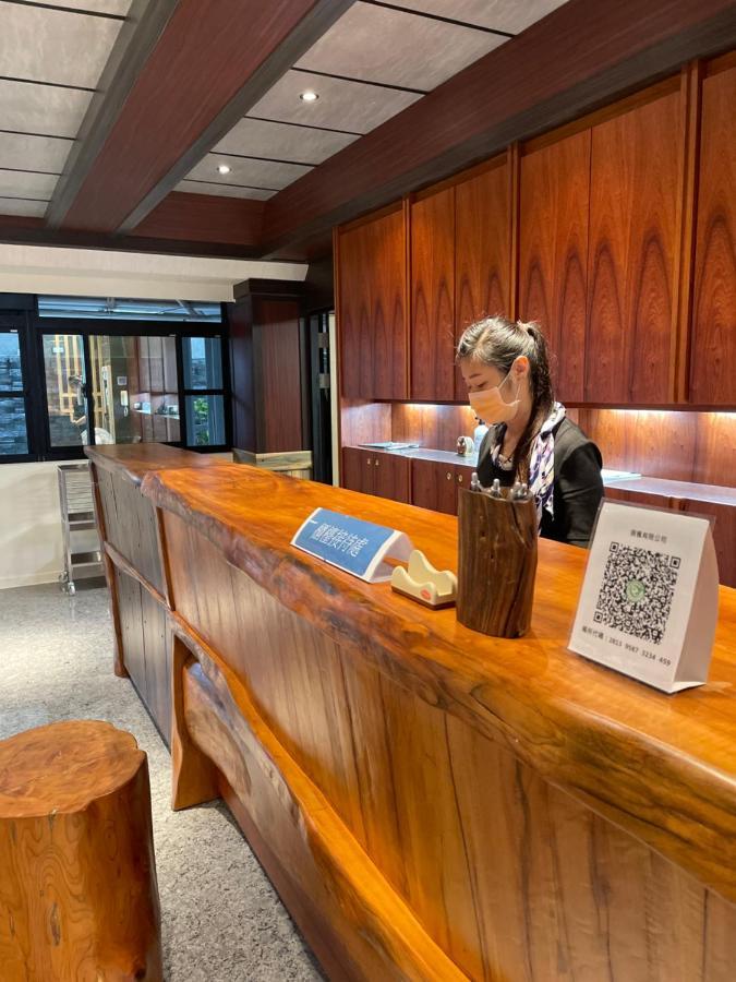 Weifeng Boutique Business Hotel - Zhanqian Branch Pingtung Extérieur photo