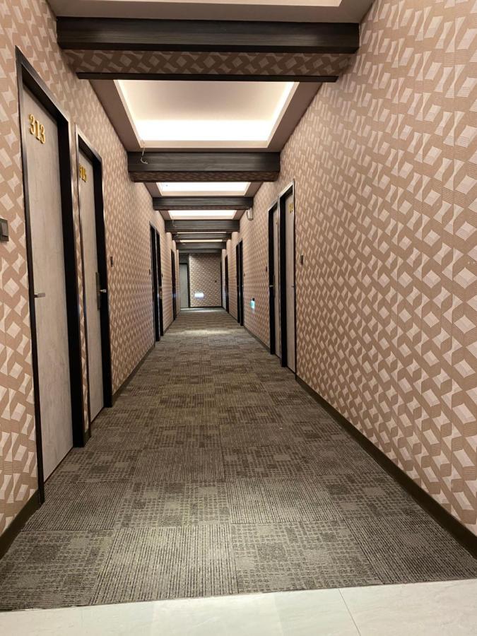 Weifeng Boutique Business Hotel - Zhanqian Branch Pingtung Extérieur photo