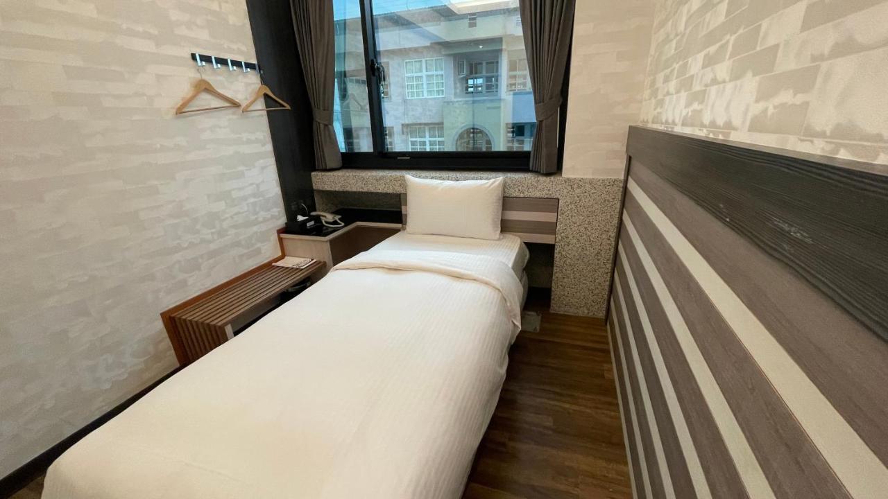 Weifeng Boutique Business Hotel - Zhanqian Branch Pingtung Extérieur photo